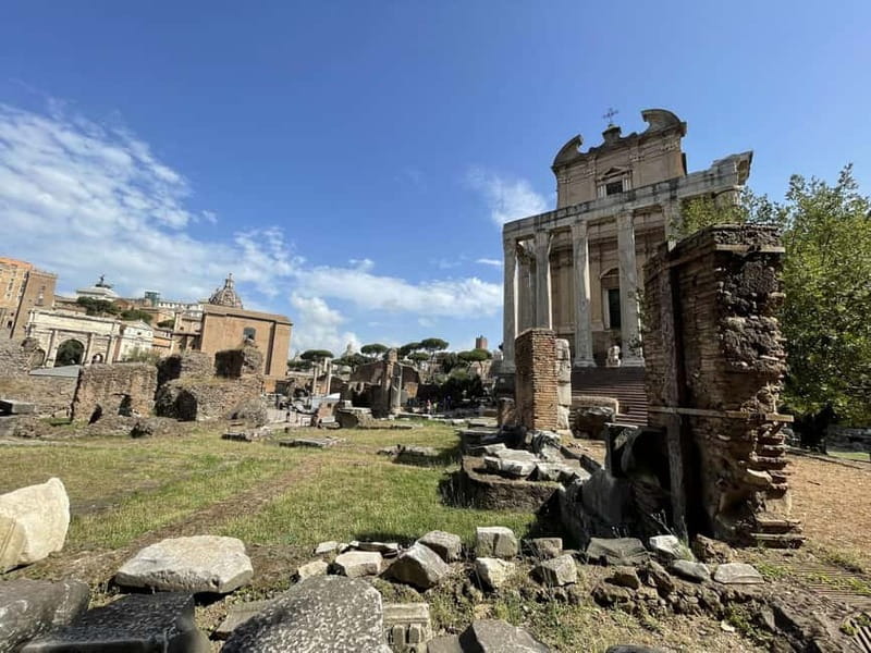 Rome: Roman Forum Myths and Legends Private Guided Tour - Stop 1: Largo della Salara Vecchia (the “you are here” moment)