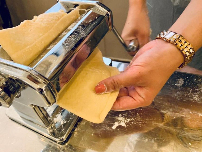 Rome: Roman Master Chef Cooking Class with Wine - Timing, group size, and how the class keeps moving