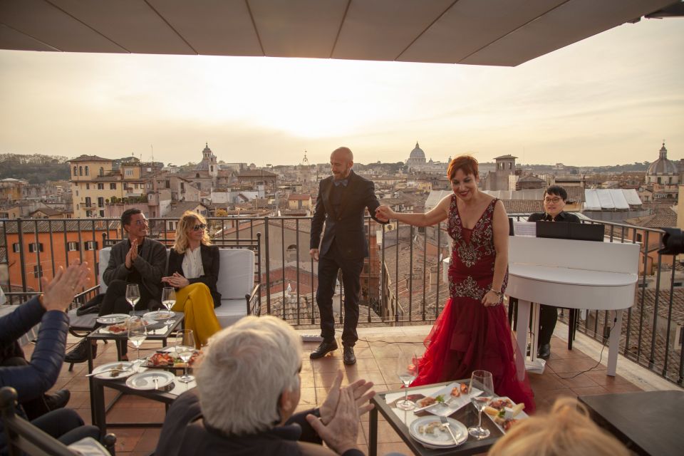 Rome: Rooftop Bar Opera Show - Opera with context: how the English intro helps