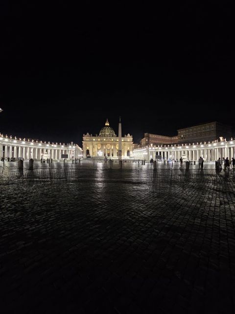 Rome: St. Peter's Basilica and Papal Grottoes Guided Tour - When the guide makes the difference (and why headsets help)