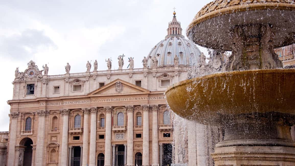 Rome: St. Peter's Basilica and Vatican Grottoes Guided Tour - Why St. Peter’s + the Grottoes Works Better Than Doing It Solo