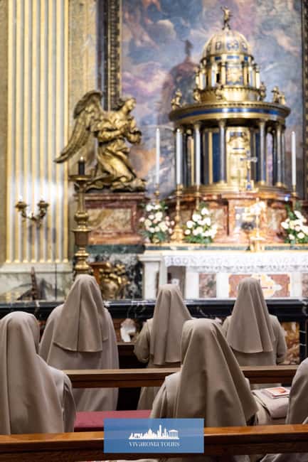 Rome: St. Peter's Basilica and Vatican Grottoes Guided Tour - St. Peter’s Square to the Basilica: Orientation That Saves Time