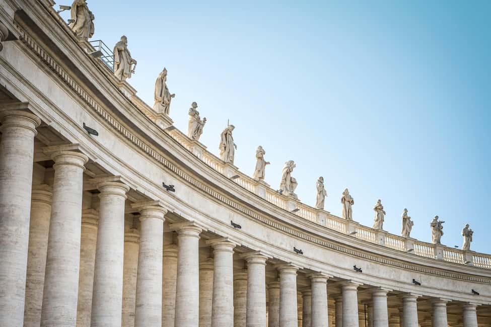 Rome: St. Peter's Basilica and Vatican Grottoes Guided Tour - The Stop at the Fountain: A Small Detail That’s Actually Useful