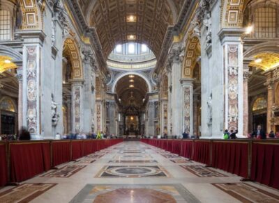 Rome: St. Peter’s Basilica Tour with Vatican Grottoes - St. Peter’s Square and the basilica interior: how the guide helps you see