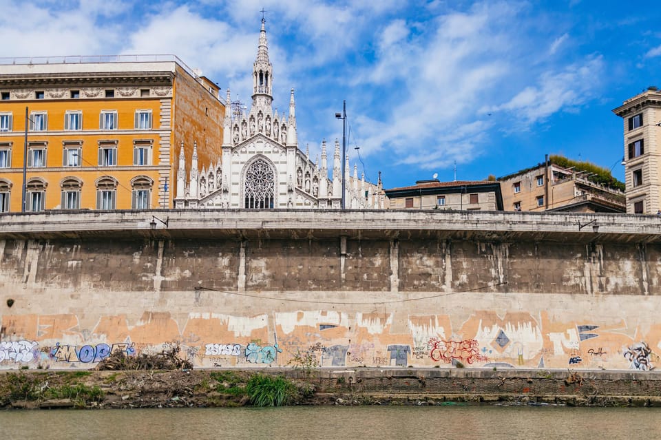 Rome: Tiber River Urban Rafting Tour with Roman Pizza - Roman pizza and water: what you actually get at the end