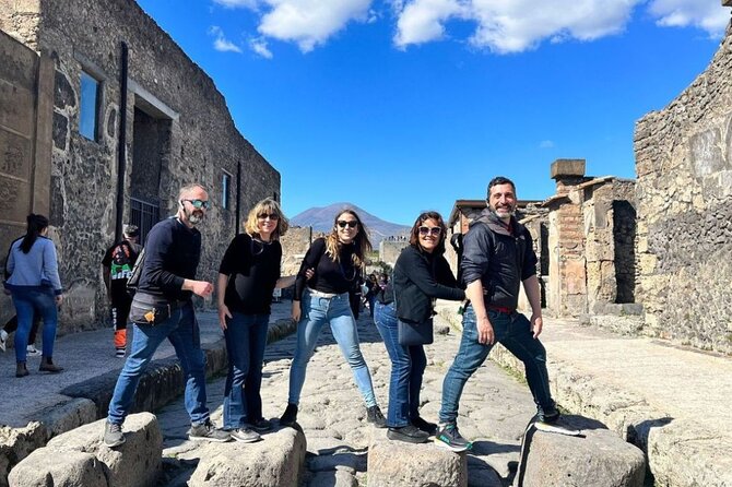 Rome to Pompeii Guided Tour with Wine & Lunch by High Speed Train - Meeting at Caffè Vergnano inside Termini: start the day calm