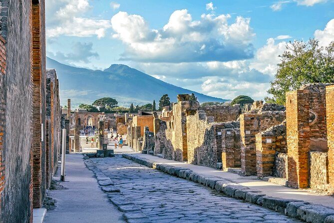 Rome to Pompeii, Sorrento & Capri: 2-Day South Italy Tour - Price and Value: Is $972 a Good Deal for Two Days?
