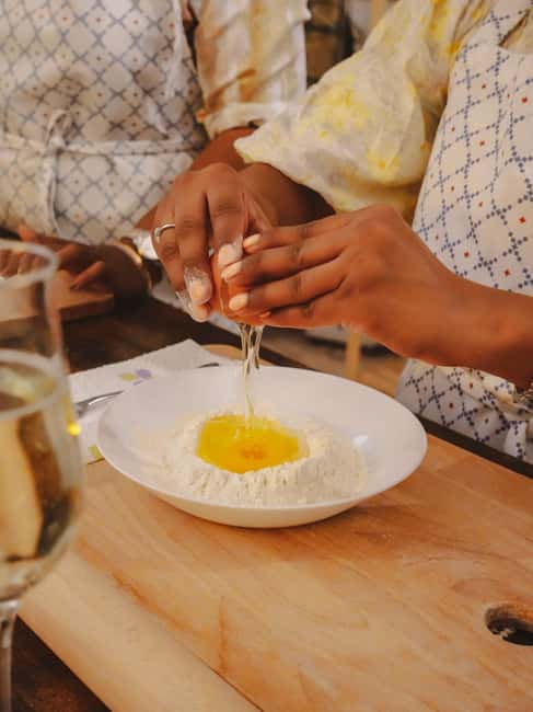 Rome: Traditional Pasta, Spritz & Tiramisu Cooking Class - Choose Your Sweet or Sip: Tiramisu or Spritz