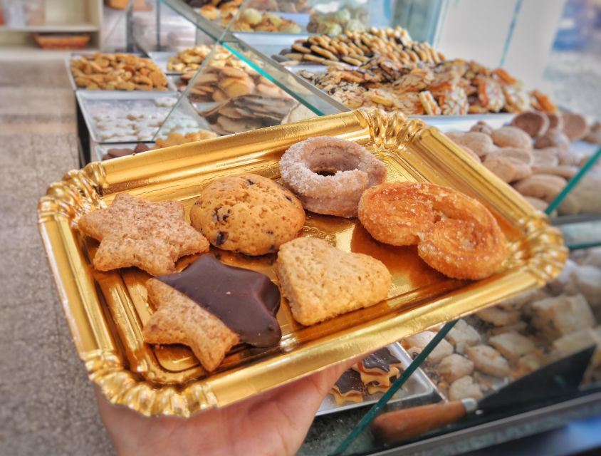 Rome: Trastevere and Jewish Ghetto Street Food Walking Tour - The first bites: supplì and fried artichokes set the tone