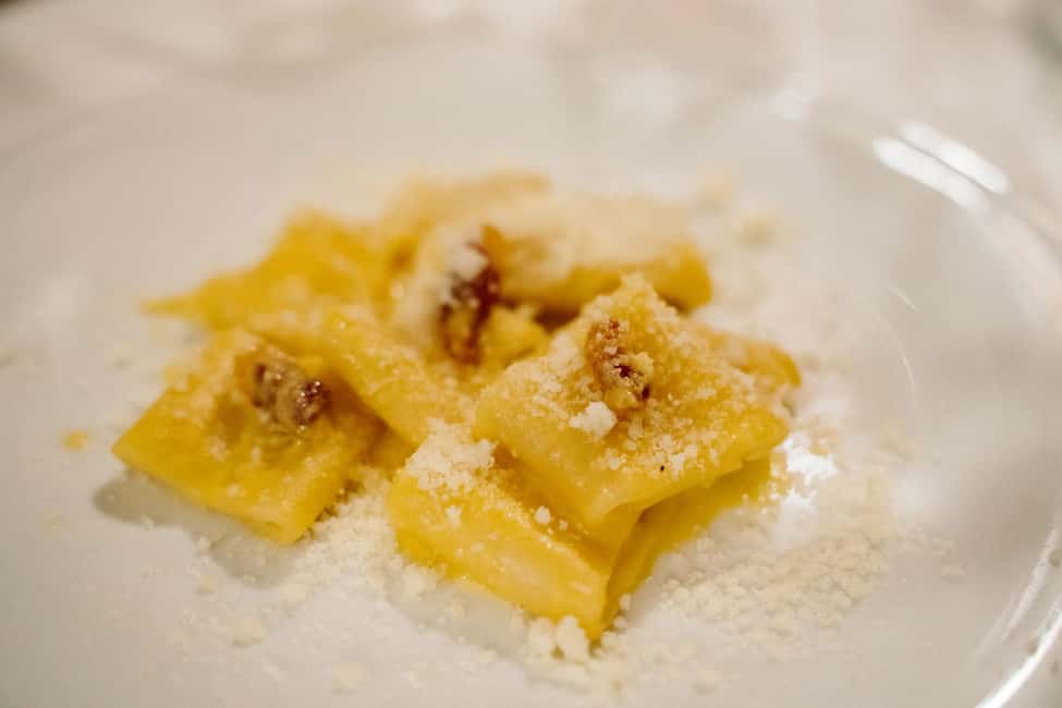 Rome: Trastevere Food, Wine & Spritz Evening Tour - Entering Trastevere’s Food Scene on a Guided Walk