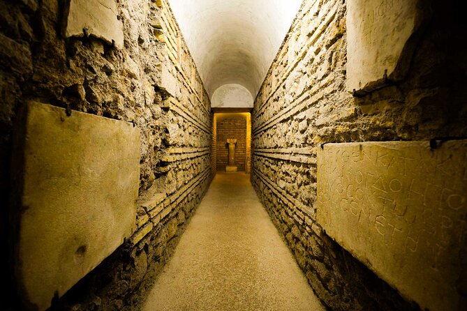 Rome: Trastevere Hidden Gems and Jewish Ghetto Small Group Tour - Vicolo Dell’Atleta: a peaceful alley with serious hidden connections