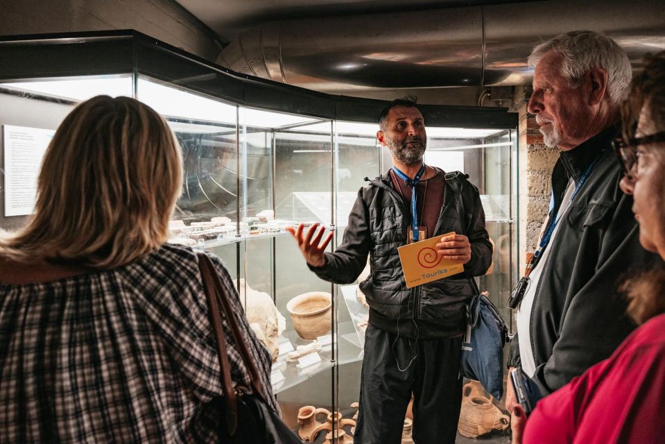 Rome: Trevi Fountain and Underground Guided Tour - Interpreting the Trevi Fountain figures: more than decoration
