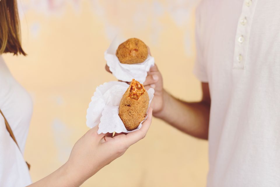 Rome: Twilight Trastevere Food Tour with Wine Tasting - Gelato Lesson: How to Spot the Real Stuff