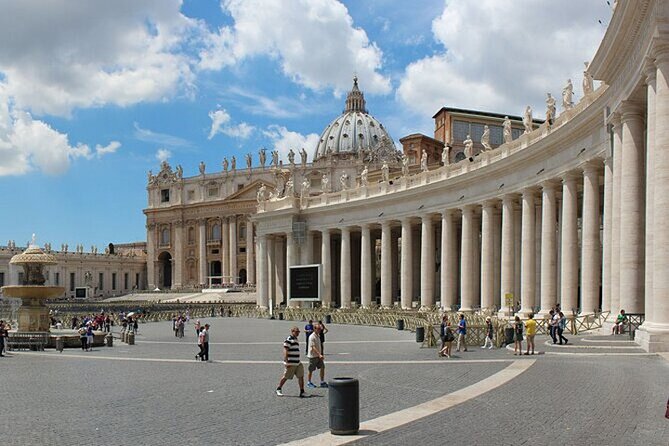 Rome: Vatican Museum & Sistine Chapel Skip-The-Line Tickets - Timing and crowds in Vatican City (Jubilee season reality check)