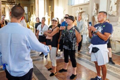 Rome: Vatican Museums & Sistine Chapel Fun Tour - Meeting point: Via Santamaura, 12 (and why it matters)