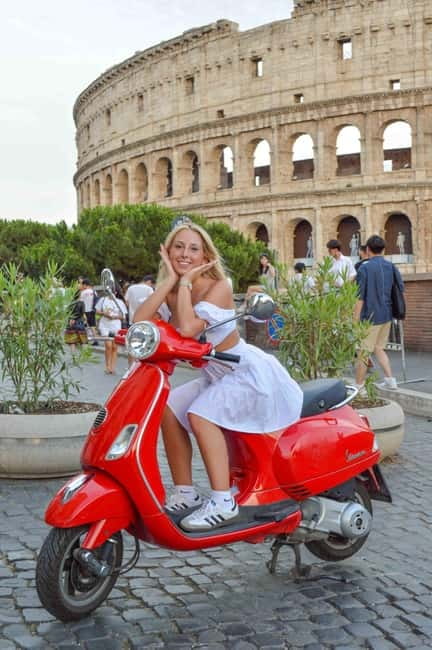 Rome: Vespa scooter tour "When in Rome" - Circus Maximus Pass-By: Short Stop, Big Imagination Power