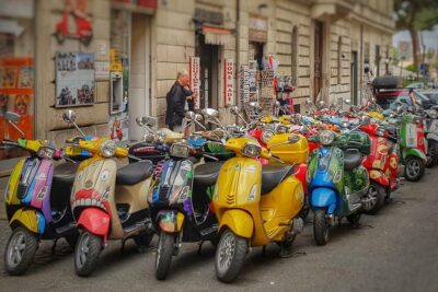 Rome Vespa Small Group Sightseeing Tour, 3 Hour Experience - Meeting point and how the ride typically works in real traffic
