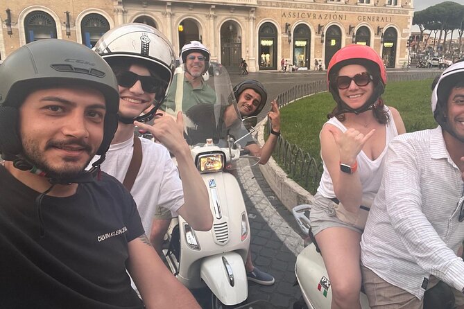 Rome Vespa tour with Pro Photographer - Stop 3: Fontana dell’Acqua Paola for a baroque photo pause