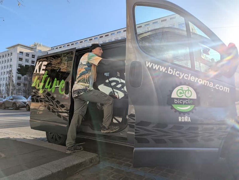 Rome:Appian Way E-bike Tour, Catacombs, Aqueducts & Transfer - E-bike Comfort, Helmet Rules, and the Skill Level Reality Check