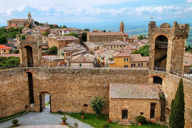 San Gimignano, Chianti, and Montalcino Day Trip from Siena - Wine stops in Chianti and Montalcino: what’s included and what can vary