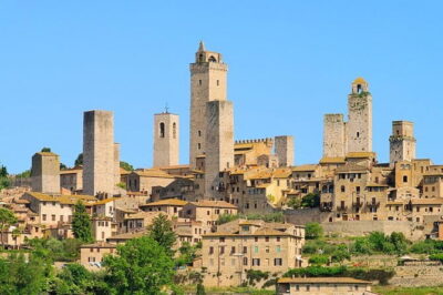 San Gimignano, Siena, Monteriggioni: Fully Escorted Tour, Lunch & Wine Tasting - Stop 1: San Gimignano’s towers and lanes (2 hours of freedom)