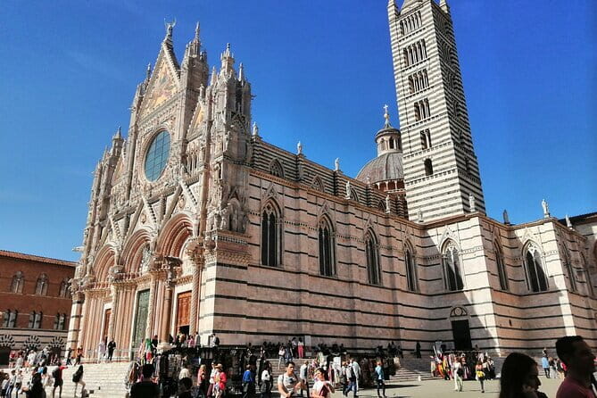 San Gimignano, Siena, Monteriggioni: Fully Escorted Tour, Lunch & Wine Tasting - Siena on your own: Duomo look (short) and Piazza del Campo (real time)