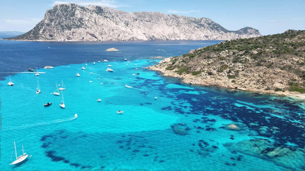 San Teodoro: Tavolara and Molara Islands Dinghy Excursion - Quick scenic pinpoints: Coda Cavallo and Grottino Proratora