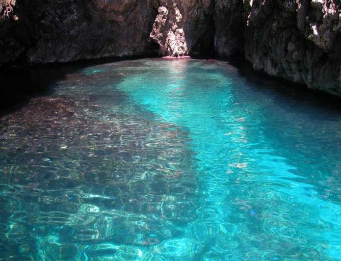 Santa Maria di Leuca: Caves Boat Tour - Getting to the boat: Porta del Porto and Via Doppia Croce