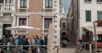 Secret Venice & Gondola Tour - Hidden piazzas and canal-side lanes: what 90 minutes feels like
