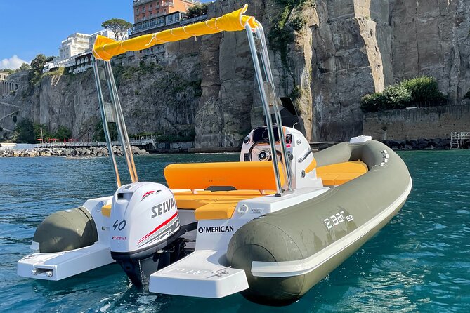 Self Drive Boat Hire - Should you book this Sorrento self-drive boat day?