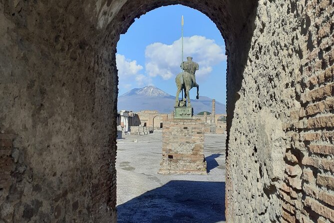 Semi - Private Tour of Pompeii with an Archaeologist - How the Guide Turns Ruins Into Stories You Can Picture