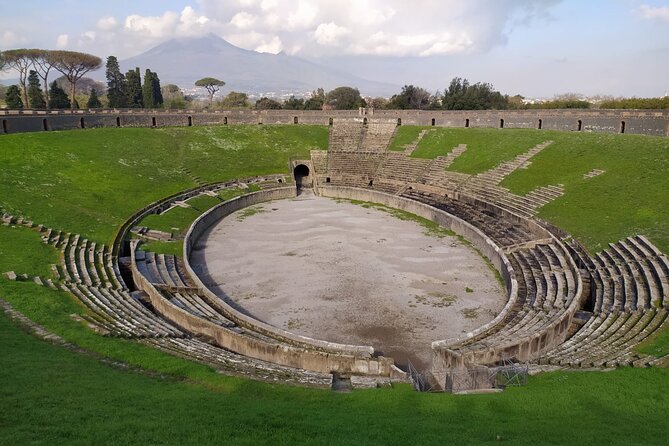 Semi - Private Tour of Pompeii with an Archaeologist - The “Semi-Private” Part: What Small-Group Really Means Day to Day