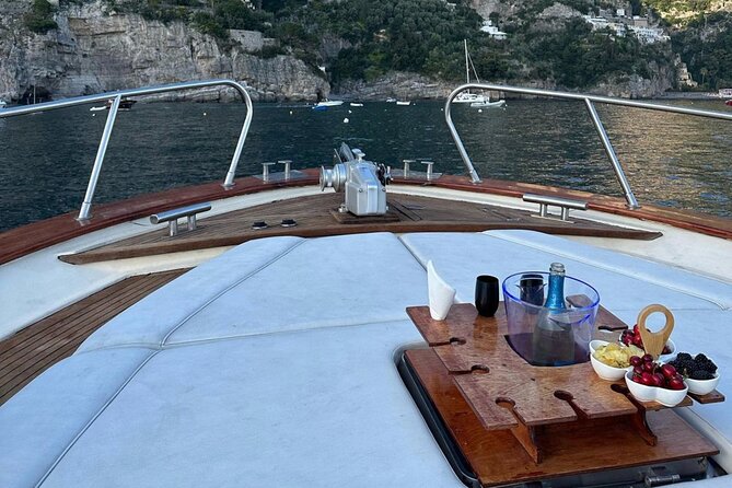 Shared Sunset Cruise from Positano with Drinks & Snacks 1.5-Hour - The Positano return stop: plan your last photos on the way back