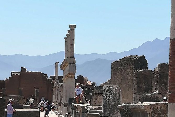 Sharing Tour of Pompeii - Start at Villa dei Misteri: the pickup and meeting point rhythm