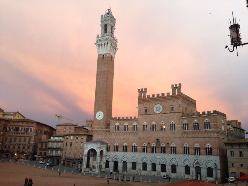 Siena: 3h Private City Walking Tour with Optional Cathedral - Photo-Stop Siena: Via Camporegio and the Banchi di Sopra Area