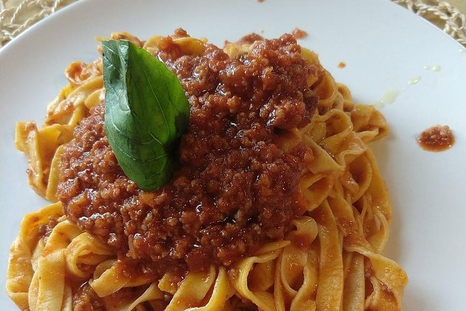 Siena: Small group Cooking Class in Chianti Farmhouse - Chianti farmhouse cooking: why this format works