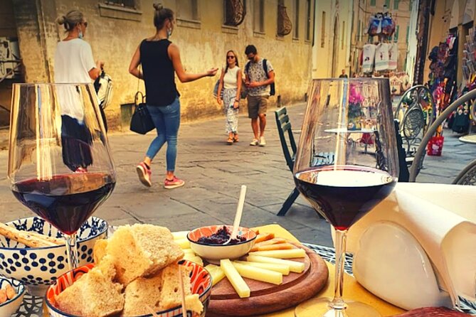 Siena walking tour with lunch & Chianti wine - Why the small group changes everything in Siena
