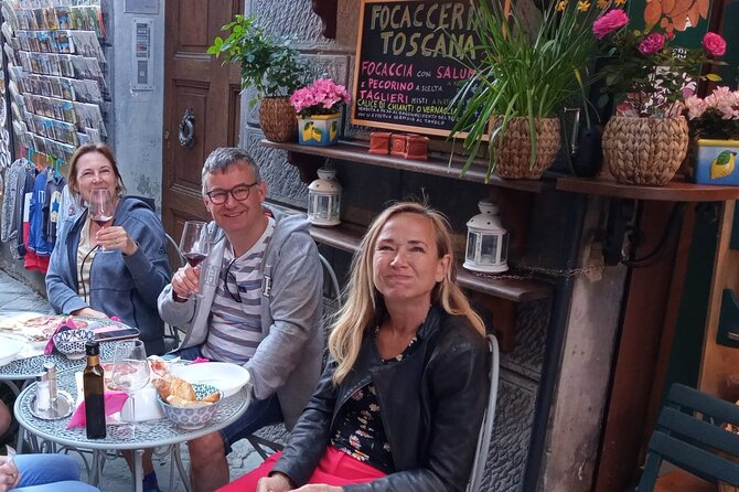 Siena walking tour with lunch & Chianti wine - Piazza del Campo’s sparkling wine tasting: right place, right vibe