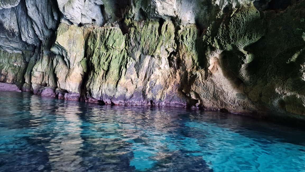 Siracusa: Ortigia & Sea Caves Speedboat Tour with Swim Stop - The swim stop: how to enjoy the water without scrambling
