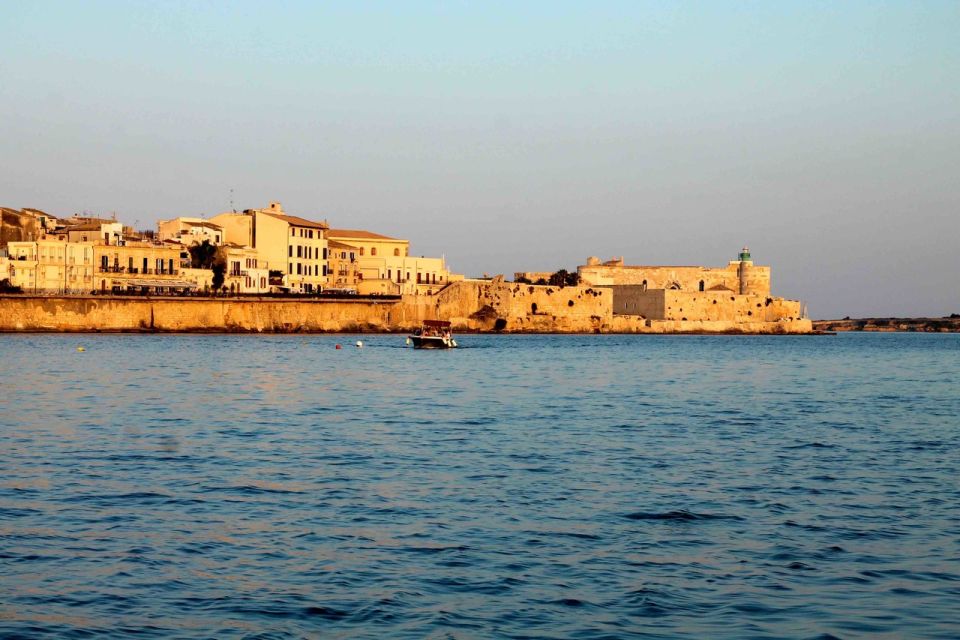 Siracusa: Ortygia Island Boat Tour with Grotto Visit - Practical Tips for a Smoother Boat + Grotto Experience