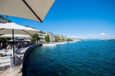 Sirmione: Scenic Afternoon Boat Cruise with Prosecco & Snack - Isola del Garda and Isola Borghese: the villa you’ll actually want to see