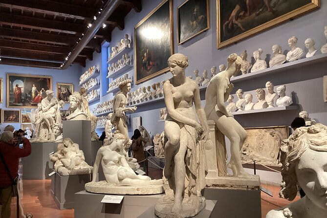 Skip the Line: Accademia Gallery Priority Entry Ticket with eBook - Redeeming your voucher near Via Ricasoli (find the office fast)