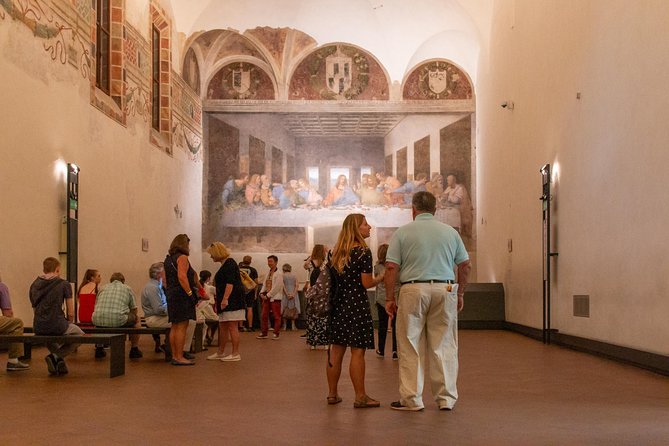 Skip the Line: Essential Milan Tour Including Da Vinci's 'The Last Supper' - How to stay with your guide (and not lose time)