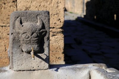 Skip-the-Line Half-Day Private Tour Ancient Pompeii Highlights with Native Guide - Stop 1: Teatro Grande and the Roman Sound of Teatro Piccolo
