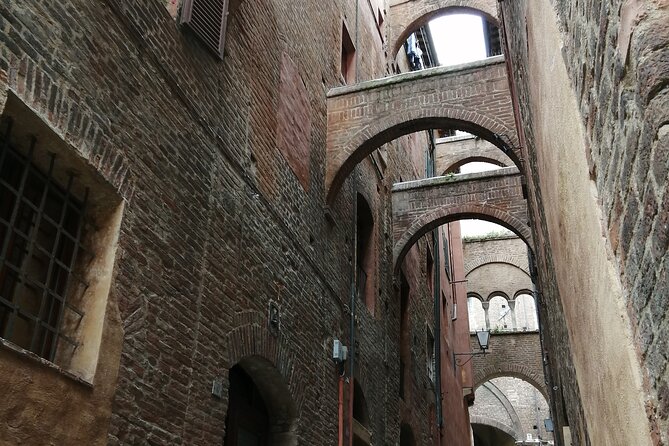 Skip the Line: Siena Duomo and City Walking Tour - Piazza del Campo: Siena’s Public Living Room