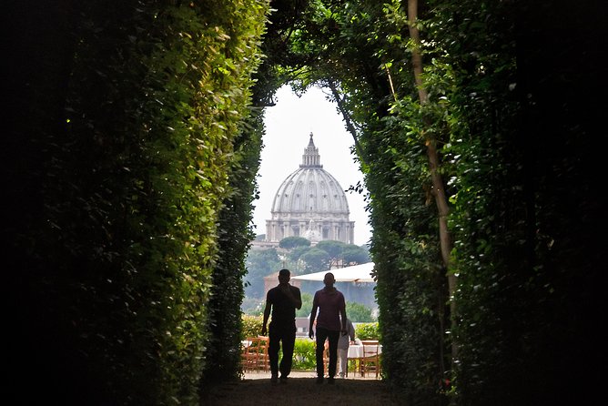 Skip the Line Tour: Vatican Museums and Sistine Chapel - Hearing the story through headsets (and when accent can get in the way)