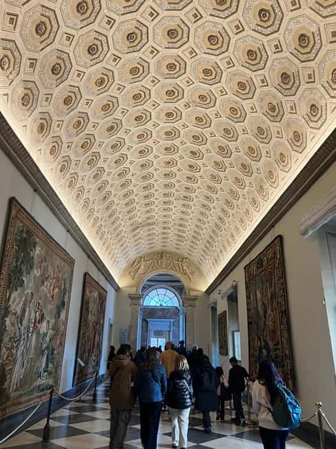 Skip-The-Line Vatican Museum, Galleries & Sistine Chapel - Small group entry (max 10): how it affects your first hour