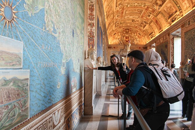 Skip-the-Line Vatican Museum, Sistine Chapel & St Peter Basilica - Sistine Chapel: what to expect (and how to manage the crowd)