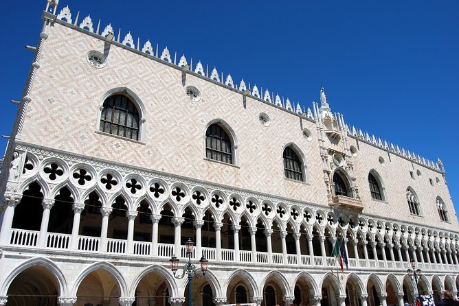 Skip the Line Venice Doge's Palace and St. Mark's Basilica Tour - How the guide’s style can change your experience