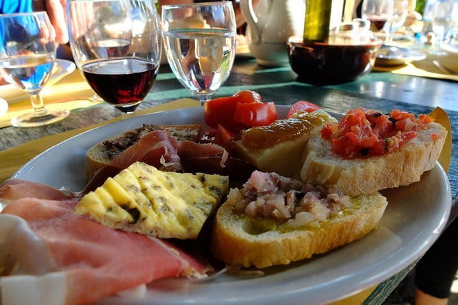 Small Group Chianti Wine Tasting with Seven Tuscan Wines - The tasting experience: how the wine lesson actually helps